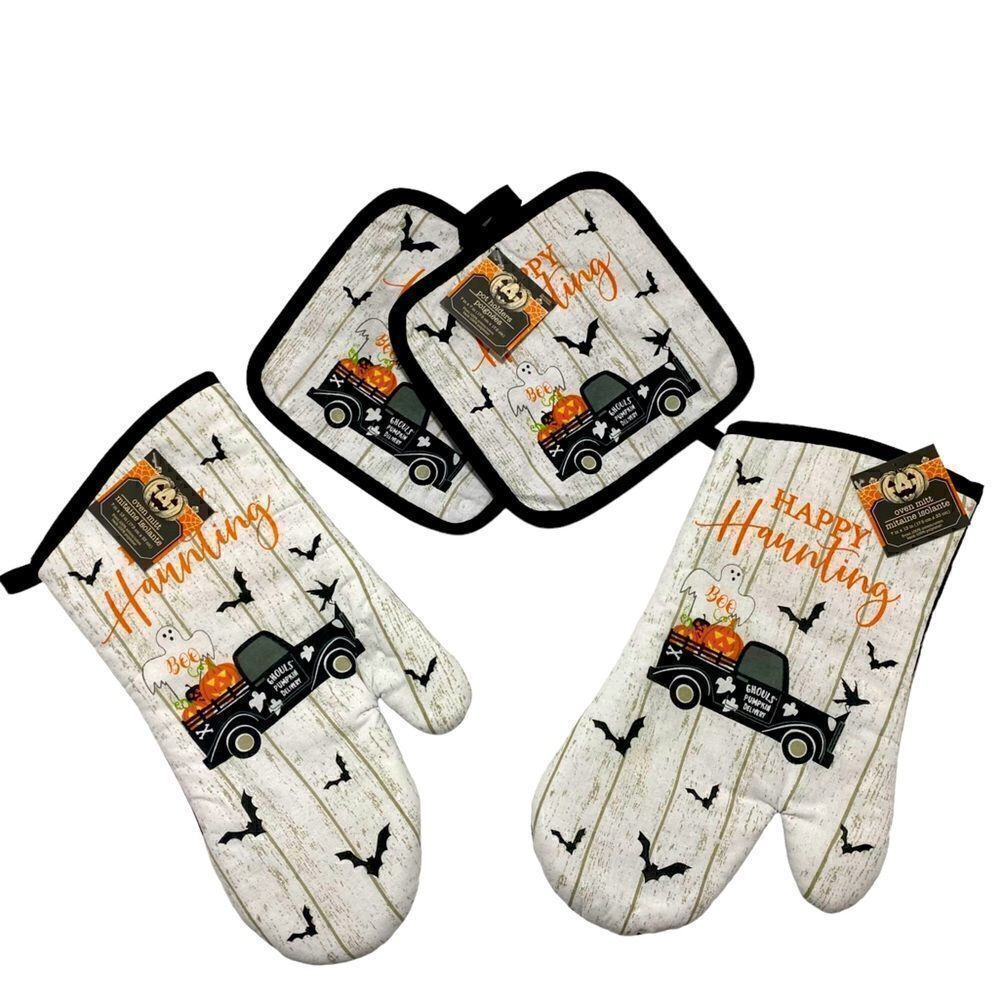 NWT Halloween 4 Piece Pot Holder/ Oven Mitt Set Ghost & Bats